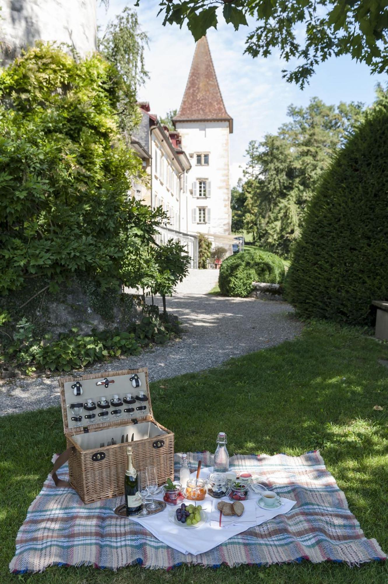 Schloss Muenchenwiler Murten Exterior photo